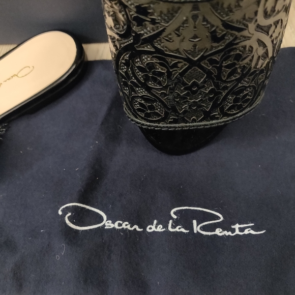 Oscar De La Renta Flats - Picture 5 of 9